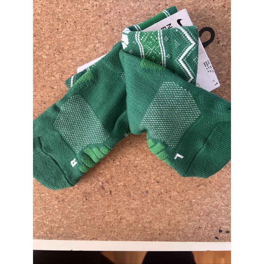 Nike Elite Crew Socks Santa 1 Pair Size Mens 6-8; Wmns 6-10; Youth 5Y-7Y - Picture 5 of 8
